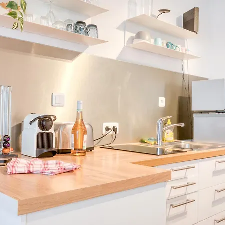 Apartment Acces Direct Plage, Vue Mer, Wifi *